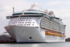 Freedom-of-the-Seas-(7)-29-Apr-2006.jpg (70808 bytes)